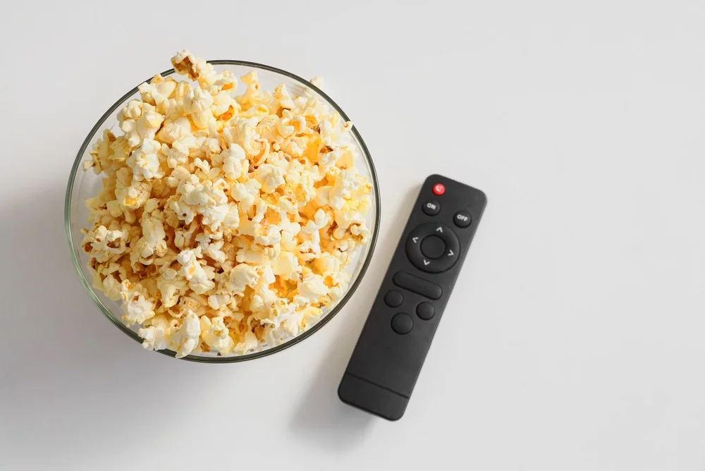 Popcorn i pilot do tv